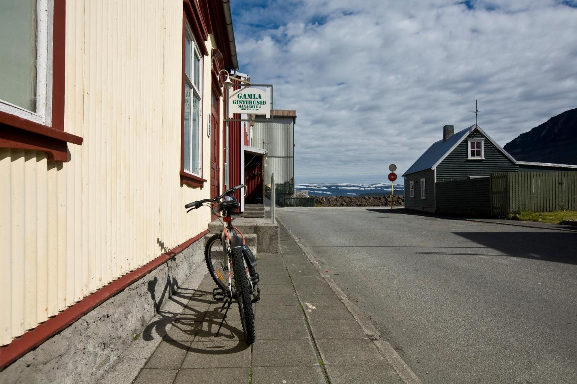 Guesthouse Gamla Ísafjörður Esterno foto