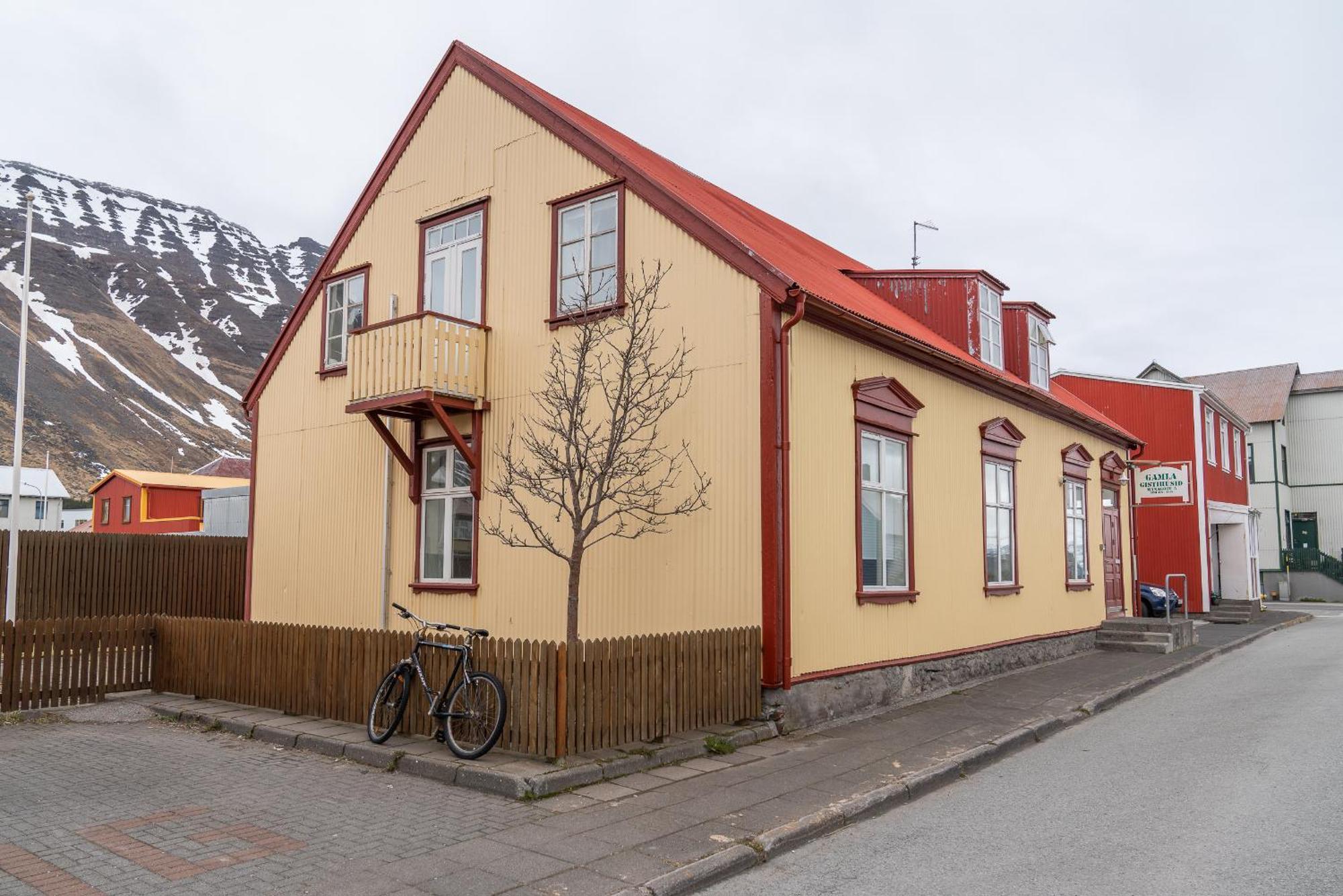 Guesthouse Gamla Ísafjörður Esterno foto